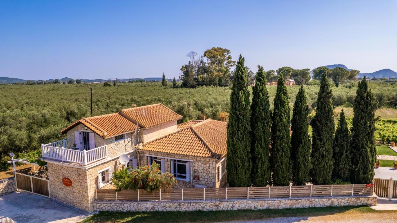 Villa In Pietra Kalamaras Makhairadhon Exterior photo